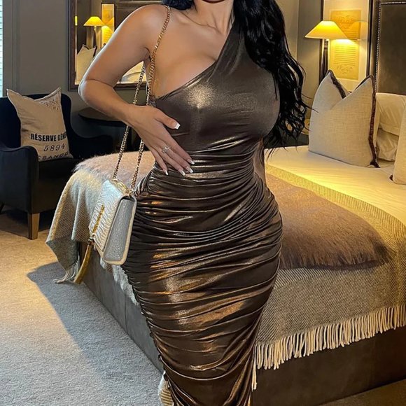 Fashion Nova Dresses & Skirts - 🌟 Fashion Nova Kaelynn Metallic Midi Dress - Bronze - NWT 🌟
